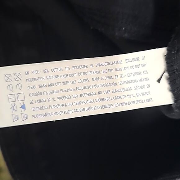 Forever 21 Womens Solid Black Short Shorts Cuffed Hemline 5 Pockets Size 29 - Picture 8 of 8